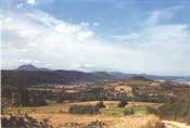 Auvergne Le Mont Rognon  l'arrire chane des Dmes